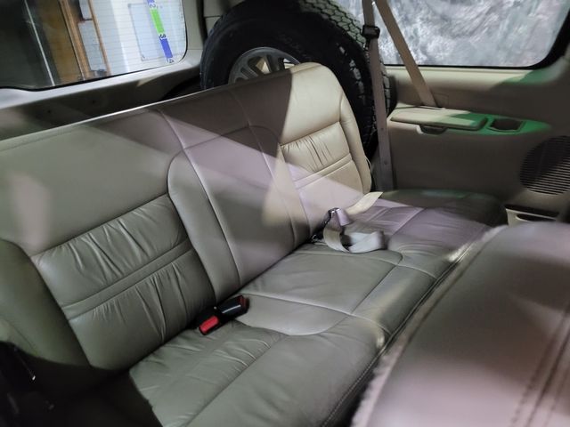 2005 Ford F-350 Excursion Lariat King Rang V10 6 Door | Dickinson, ND | Autorama Auto Sales and Rentals 2005 Ford F-350 Excursion Lariat King Rang V10 6 Door | Dickinson, ND | Autorama Auto Sales and Rentals