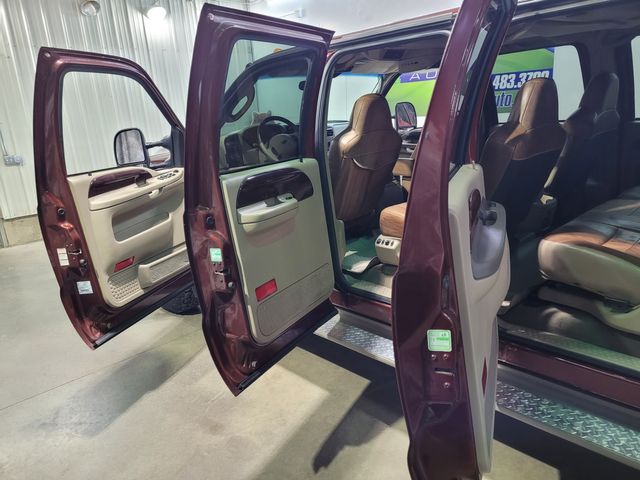 2005 Ford F-350 Excursion Lariat King Rang V10 6 Door | Dickinson, ND | Autorama Auto Sales and Rentals 2005 Ford F-350 Excursion Lariat King Rang V10 6 Door | Dickinson, ND | Autorama Auto Sales and Rentals