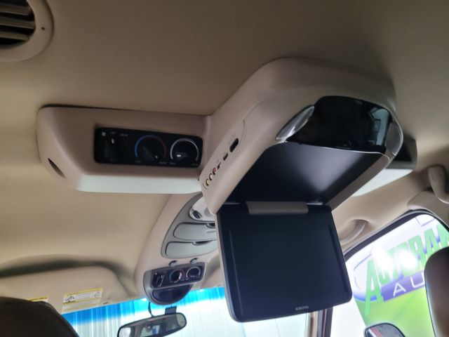 2005 Ford F-350 Excursion Lariat King Rang V10 6 Door | Dickinson, ND | Autorama Auto Sales and Rentals 2005 Ford F-350 Excursion Lariat King Rang V10 6 Door | Dickinson, ND | Autorama Auto Sales and Rentals