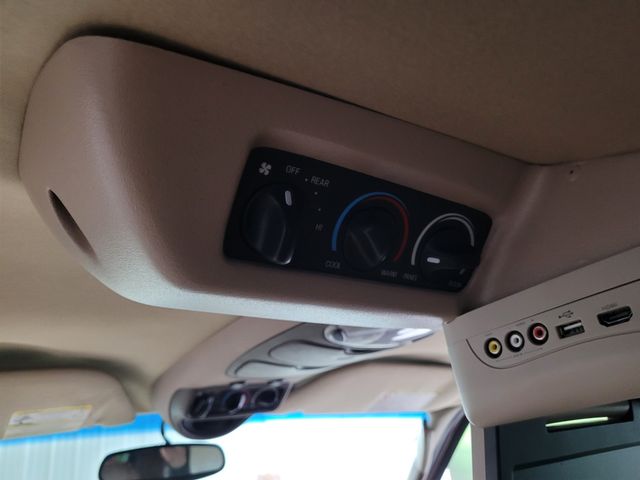 2005 Ford F-350 Excursion Lariat King Rang V10 6 Door | Dickinson, ND | Autorama Auto Sales and Rentals 2005 Ford F-350 Excursion Lariat King Rang V10 6 Door | Dickinson, ND | Autorama Auto Sales and Rentals