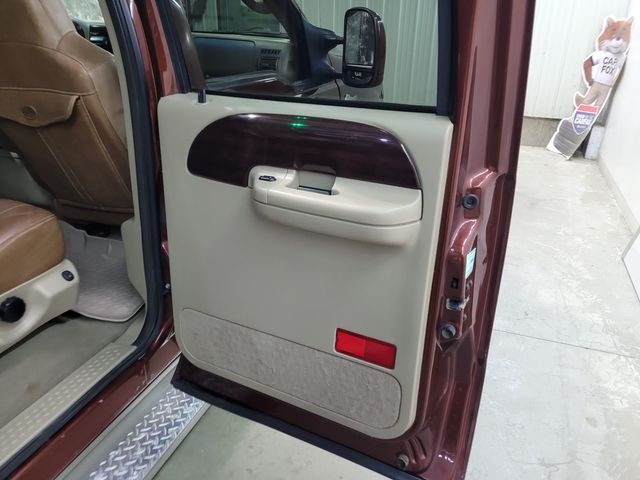 2005 Ford F-350 Excursion Lariat King Rang V10 6 Door | Dickinson, ND | Autorama Auto Sales and Rentals 2005 Ford F-350 Excursion Lariat King Rang V10 6 Door | Dickinson, ND | Autorama Auto Sales and Rentals