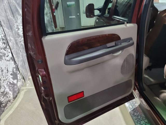 2005 Ford F-350 Excursion Lariat King Rang V10 6 Door | Dickinson, ND | Autorama Auto Sales and Rentals 2005 Ford F-350 Excursion Lariat King Rang V10 6 Door | Dickinson, ND | Autorama Auto Sales and Rentals