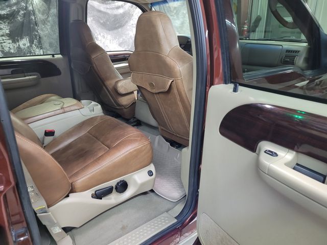 2005 Ford F-350 Excursion Lariat King Rang V10 6 Door | Dickinson, ND | Autorama Auto Sales and Rentals 2005 Ford F-350 Excursion Lariat King Rang V10 6 Door | Dickinson, ND | Autorama Auto Sales and Rentals