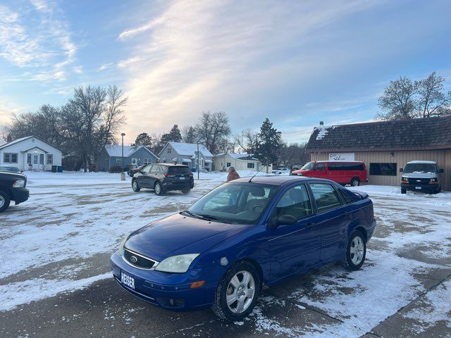 2005 Ford Focus ZX4 SE | Dickinson, ND | Heiser Motors
