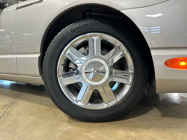 2005 Ford Thunderbird Base | Irving, Texas | Hopper Motorplex