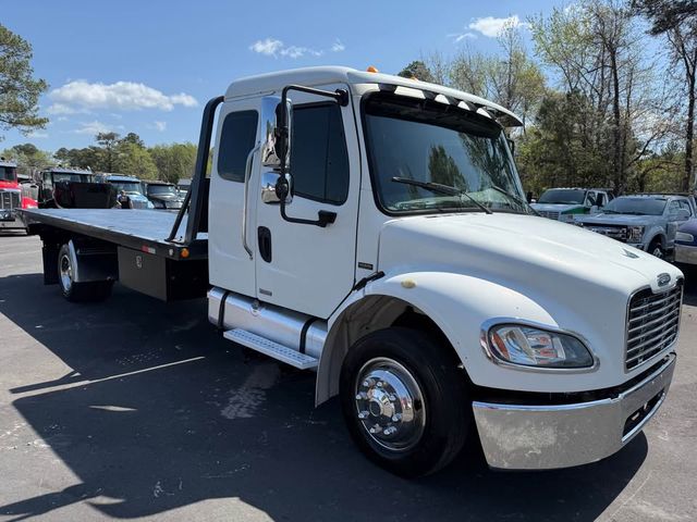 2005 Freightliner M106
