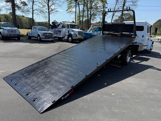 2005 Freightliner M106