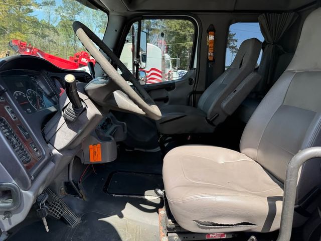 2005 Freightliner M106