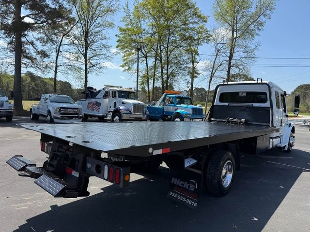 2005 Freightliner M106