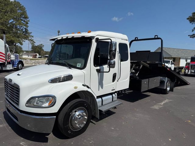 2005 Freightliner M106