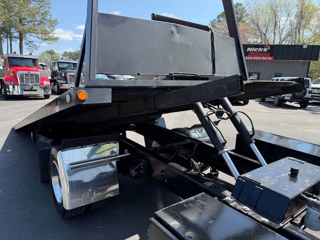 2005 Freightliner M106