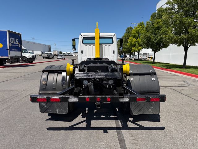 2005 Freightliner M2 Hooklift 