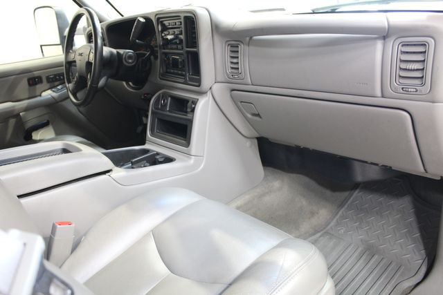 2005 GMC Sierra 2500HD Diesel 4x4 SLT | Roscoe, IL | Autoland Outlets 2005 GMC Sierra 2500HD Diesel 4x4 SLT | Roscoe, IL | Autoland Outlets