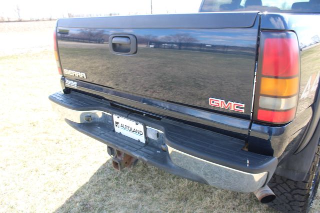 2005 GMC Sierra 2500HD Diesel 4x4 SLT | Roscoe, IL | Autoland Outlets