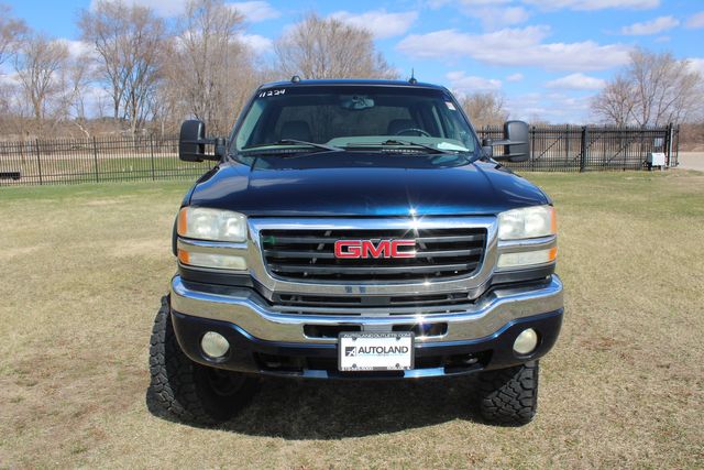 2005 GMC Sierra 2500HD Diesel 4x4 SLT | Roscoe, IL | Autoland Outlets