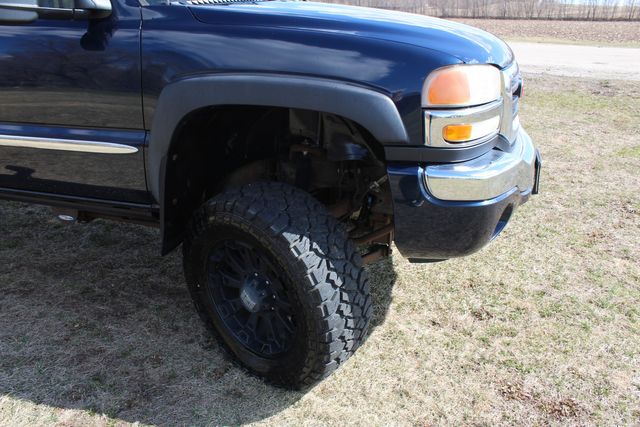 2005 GMC Sierra 2500HD Diesel 4x4 SLT | Roscoe, IL | Autoland Outlets