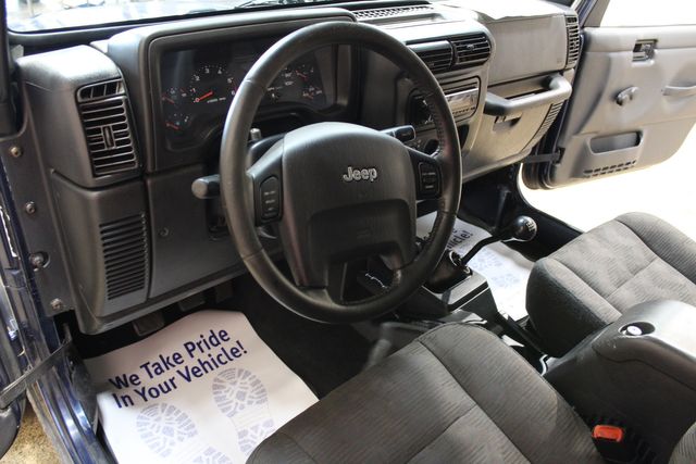 2005 Jeep Wrangler 4x4 Manual Trans Rubicon | Roscoe, IL | Autoland Outlets 2005 Jeep Wrangler 4x4 Manual Trans Rubicon | Roscoe, IL | Autoland Outlets