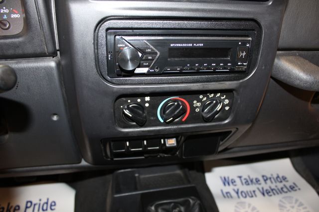 2005 Jeep Wrangler 4x4 Manual Trans Rubicon | Roscoe, IL | Autoland Outlets 2005 Jeep Wrangler 4x4 Manual Trans Rubicon | Roscoe, IL | Autoland Outlets