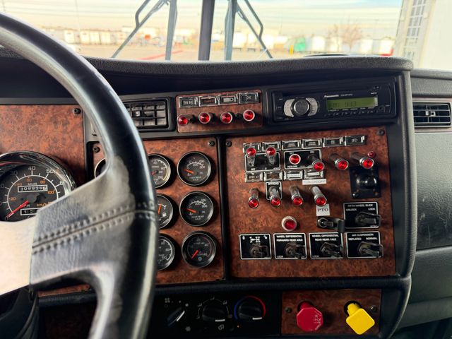 2005 Kenworth T800 Side Dump SmithCo