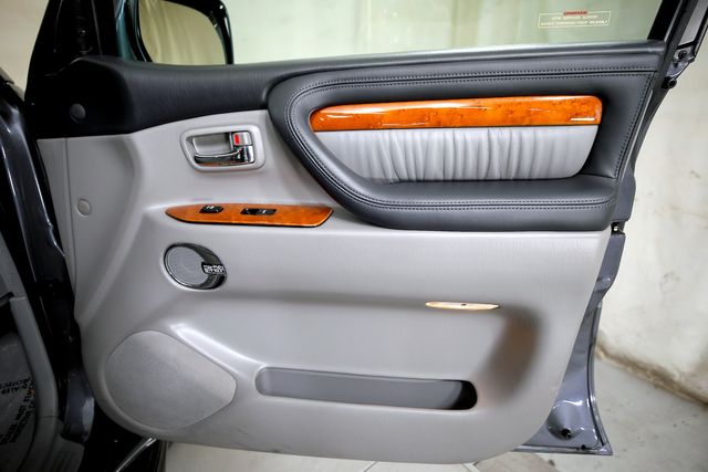 2005 Lexus LX 470 | Burbank, California | MDK International 2005 Lexus LX 470 | Burbank, California | MDK International