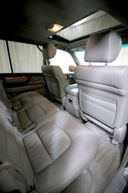 2005 Lexus LX 470 | Burbank, California | MDK International 2005 Lexus LX 470 | Burbank, California | MDK International