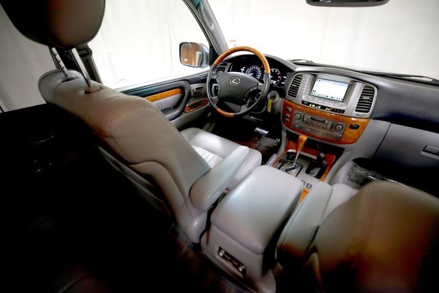 2005 Lexus LX 470 | Burbank, California | MDK International 2005 Lexus LX 470 | Burbank, California | MDK International