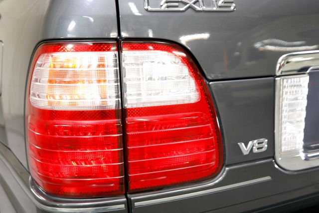 2005 Lexus LX 470 | Burbank, California | MDK International 2005 Lexus LX 470 | Burbank, California | MDK International