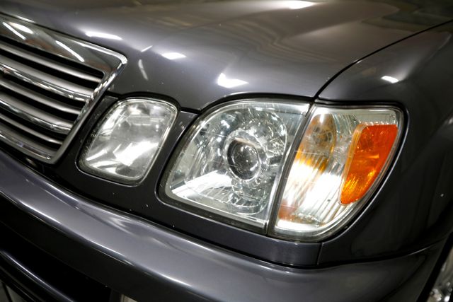 2005 Lexus LX 470 | Burbank, California | MDK International 2005 Lexus LX 470 | Burbank, California | MDK International