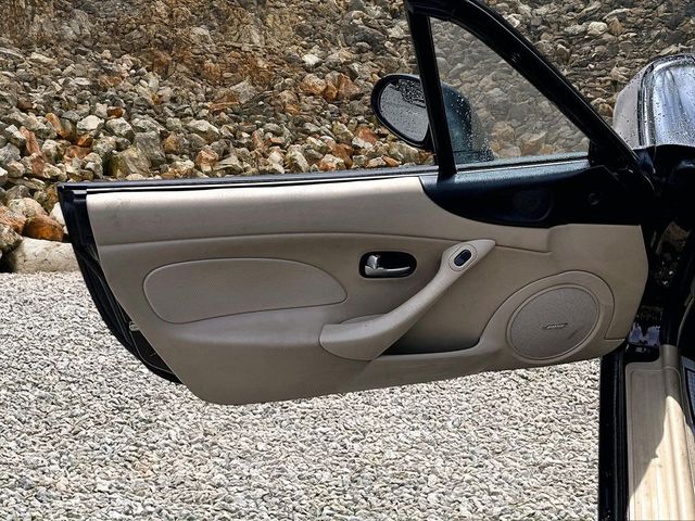 2005 Mazda MX-5 Miata LS