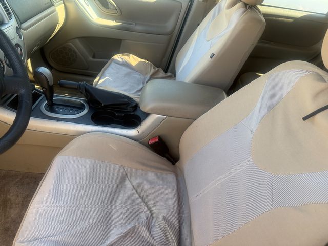 2005 Mazda Tribute s