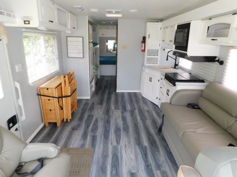 Used RVs Hudson | R.V. World of Hudson Inc. | Hudson RV Dealership