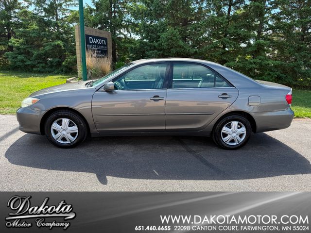 2005 Toyota Camry LE | Farmington, MN | Dakota Motor Company 