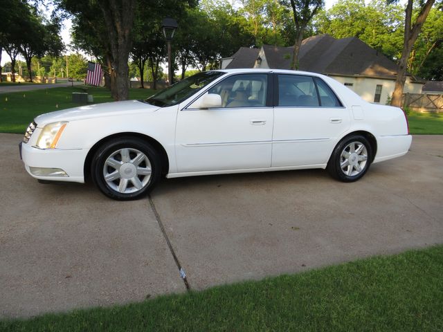 2006 Cadillac DTS   Only 64k Miles  New Tires