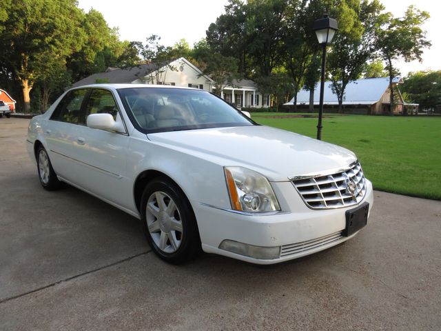 2006 Cadillac DTS   Only 64k Miles  New Tires