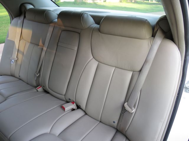 2006 Cadillac DTS   Only 64k Miles  New Tires