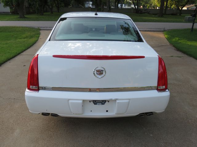 2006 Cadillac DTS   Only 64k Miles  New Tires