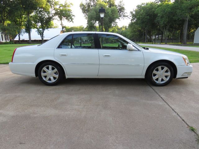 2006 Cadillac DTS   Only 64k Miles  New Tires