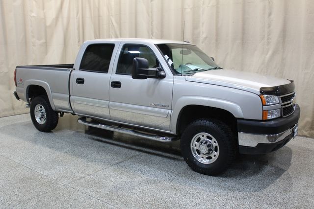 2006 Chevrolet Silverado 2500HD 4x4 LT1 | Roscoe, IL | Autoland Outlets 2006 Chevrolet Silverado 2500HD 4x4 LT1 | Roscoe, IL | Autoland Outlets