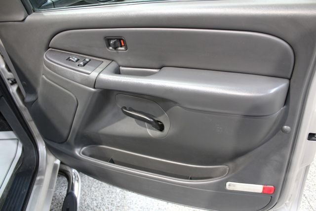 2006 Chevrolet Silverado 2500HD 4x4 LT1 | Roscoe, IL | Autoland Outlets 2006 Chevrolet Silverado 2500HD 4x4 LT1 | Roscoe, IL | Autoland Outlets