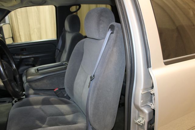 2006 Chevrolet Silverado 2500HD 4x4 LT1 | Roscoe, IL | Autoland Outlets 2006 Chevrolet Silverado 2500HD 4x4 LT1 | Roscoe, IL | Autoland Outlets