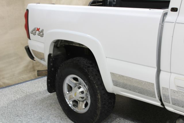 2006 Chevrolet Silverado 2500HD Diesel 4x4 LT1 | Roscoe, IL | Autoland Outlets 2006 Chevrolet Silverado 2500HD Diesel 4x4 LT1 | Roscoe, IL | Autoland Outlets