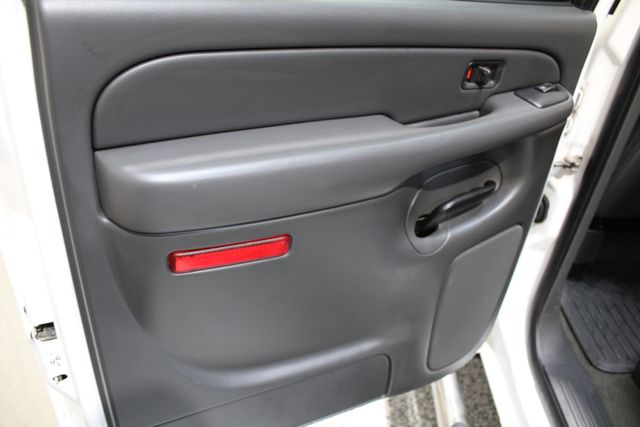 2006 Chevrolet Silverado 2500HD Diesel 4x4 LT1 | Roscoe, IL | Autoland Outlets 2006 Chevrolet Silverado 2500HD Diesel 4x4 LT1 | Roscoe, IL | Autoland Outlets