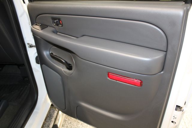 2006 Chevrolet Silverado 2500HD Diesel 4x4 LT1 | Roscoe, IL | Autoland Outlets 2006 Chevrolet Silverado 2500HD Diesel 4x4 LT1 | Roscoe, IL | Autoland Outlets