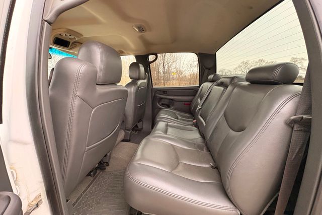 2006 Chevrolet Silverado 2500HD Diesel 4x4 LT1 | Roscoe, IL | Autoland Outlets