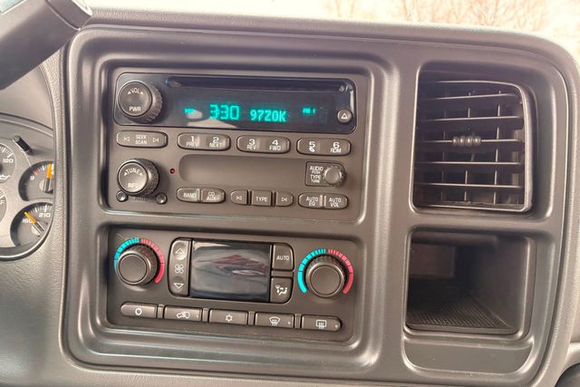 2006 Chevrolet Silverado 2500HD Diesel 4x4 LT1 | Roscoe, IL | Autoland Outlets