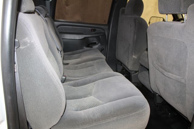 2006 Chevrolet Silverado 2500HD Diesel 4x4 Work Truck | Roscoe, IL | Autoland Outlets 2006 Chevrolet Silverado 2500HD Diesel 4x4 Work Truck | Roscoe, IL | Autoland Outlets