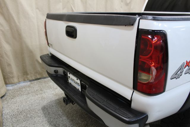 2006 Chevrolet Silverado 2500HD Diesel 4x4 Work Truck | Roscoe, IL | Autoland Outlets 2006 Chevrolet Silverado 2500HD Diesel 4x4 Work Truck | Roscoe, IL | Autoland Outlets