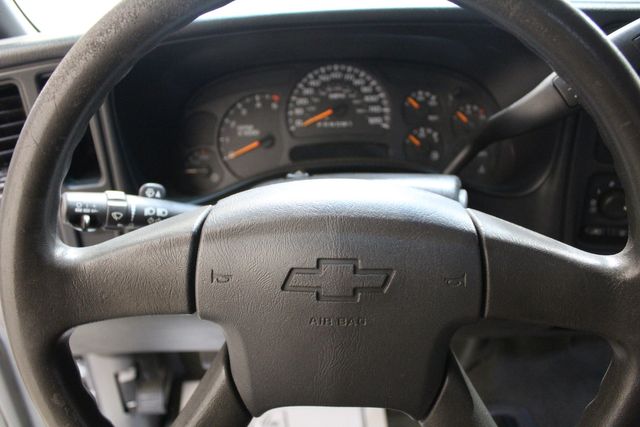 2006 Chevrolet Silverado 2500HD Diesel 4x4 Work Truck | Roscoe, IL | Autoland Outlets 2006 Chevrolet Silverado 2500HD Diesel 4x4 Work Truck | Roscoe, IL | Autoland Outlets