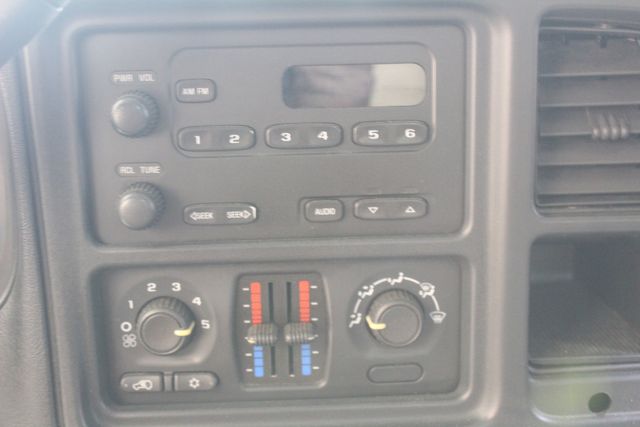 2006 Chevrolet Silverado 2500HD Diesel 4x4 Work Truck | Roscoe, IL | Autoland Outlets 2006 Chevrolet Silverado 2500HD Diesel 4x4 Work Truck | Roscoe, IL | Autoland Outlets