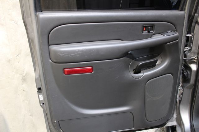 2006 Chevrolet Silverado 2500HD Diesel 4x4 Work Truck | Roscoe, IL | Autoland Outlets 2006 Chevrolet Silverado 2500HD Diesel 4x4 Work Truck | Roscoe, IL | Autoland Outlets